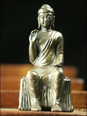 48789-極小仏像「釈迦如来」