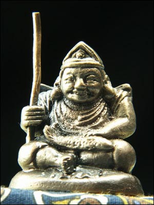 61107-極小仏像「七福神 恵比寿(座)」