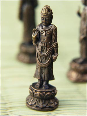 61144-極小仏像「観音菩薩」