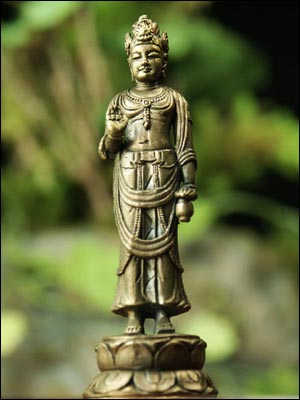 61145-極小仏像「観音菩薩」
