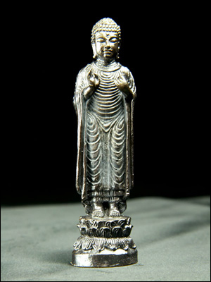 61294-極小仏像「釈迦如来」